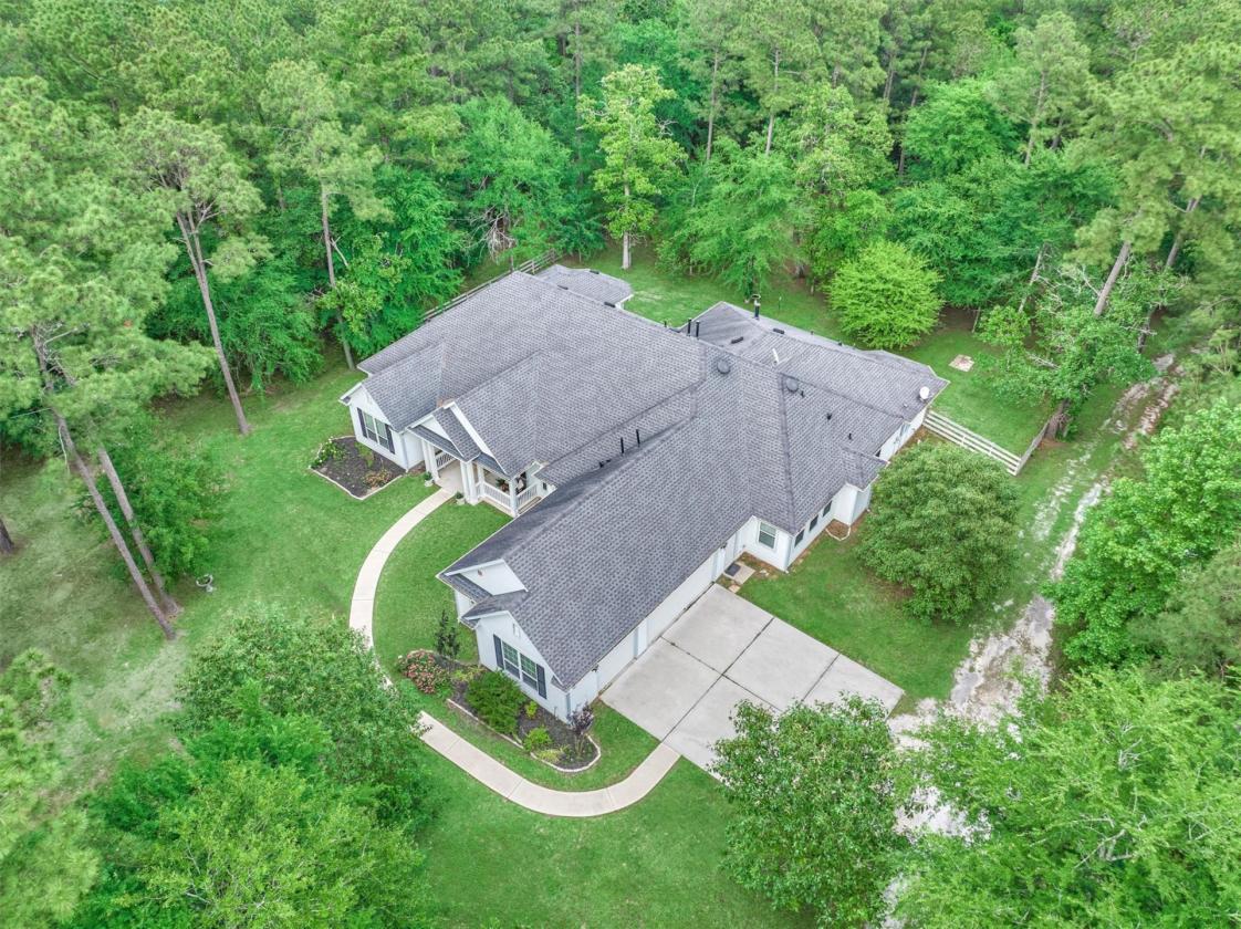Turn-Key Equestrian Retreat on 8-Acres - photo 7