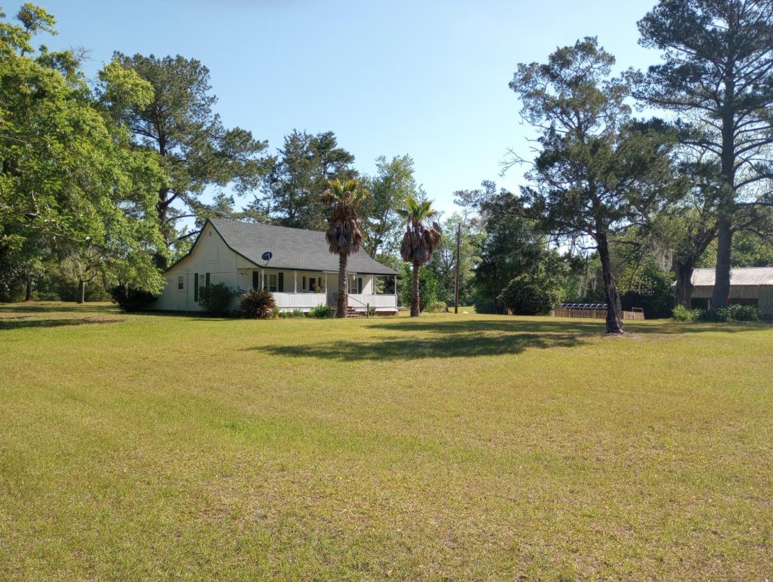 6+ Acres on Golf Course, 2 Barns, 1 House, NO HOA - photo 6