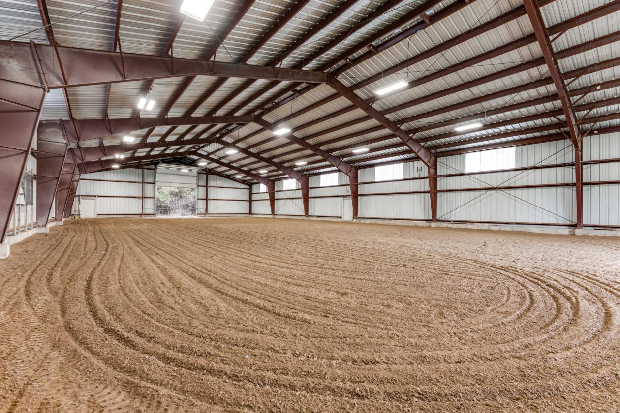LUXURIOUS 195 ACRE EQUESTRIAN ESTATE - photo 7
