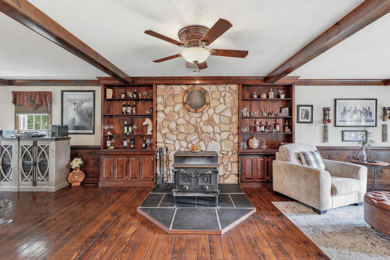 Equestrian Estate Bordering State Forest! - photo 12