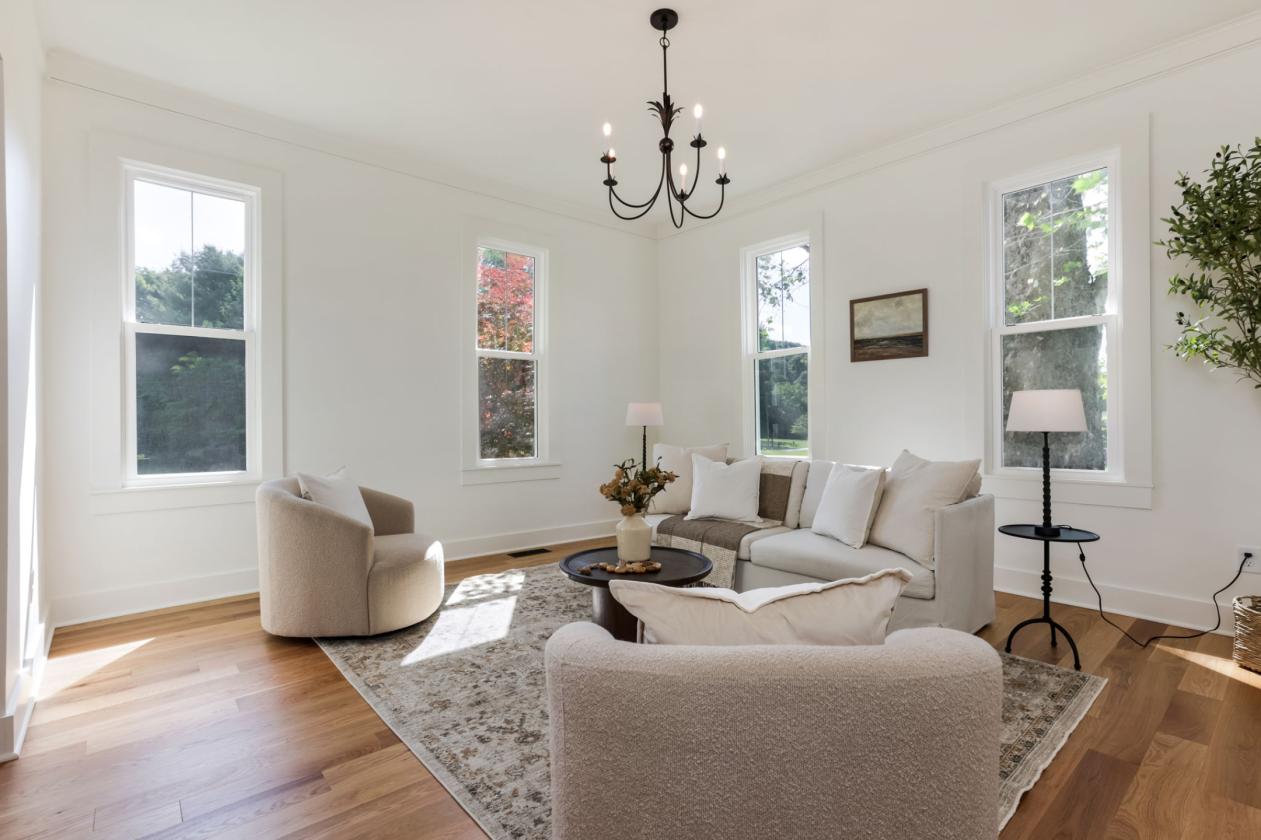 Restored 1885 Italianate Farmhouse on 7 Acres - photo 12