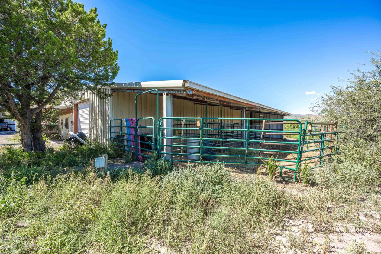 Beautiful Cabin with Horse Facilities - photo 21