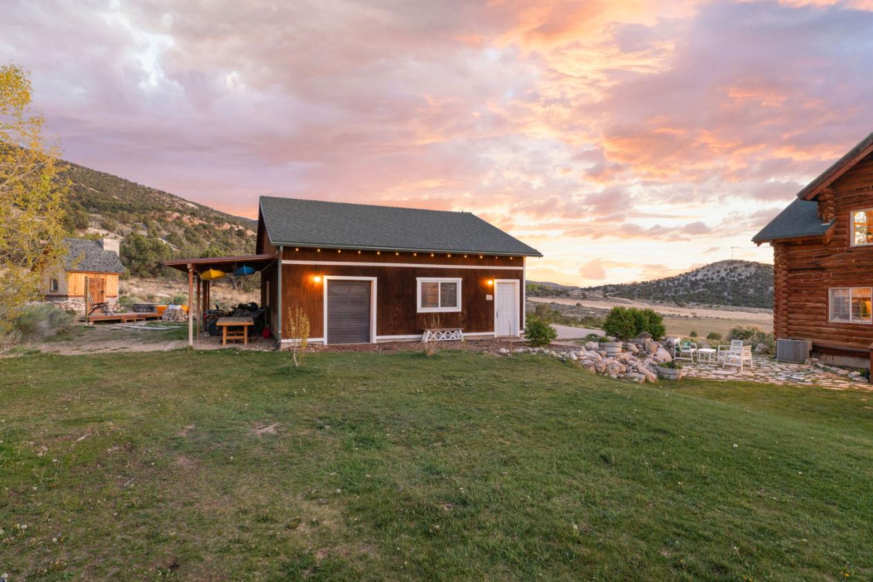 Self-Sufficient Luxury 10-Acre Turnkey Homestead - photo 8