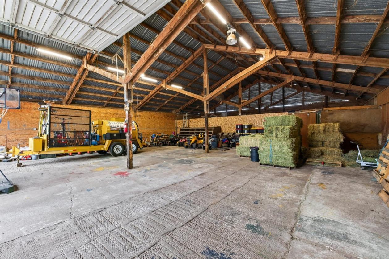 35 Stall Barn with Arena on 20 Acres - photo 20