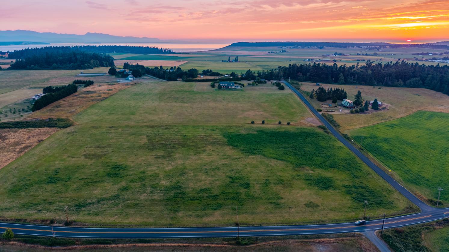 Exceptional Estate in Ebey's Landing Preserve - photo 4