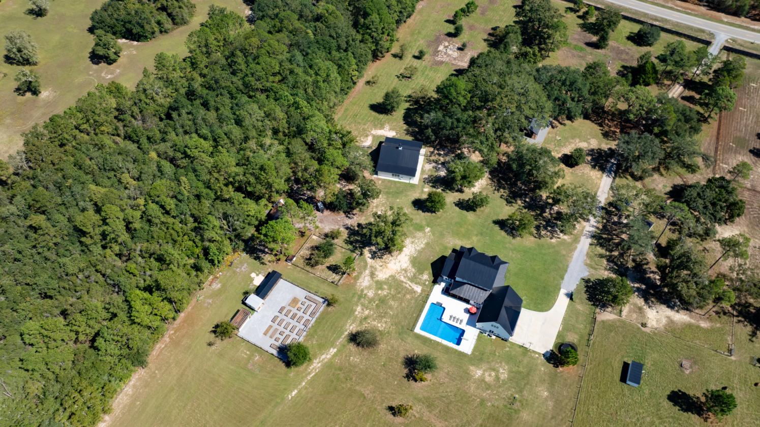 Modern Farmhouse with 3 Stall Barn on 20 Acres - photo 9