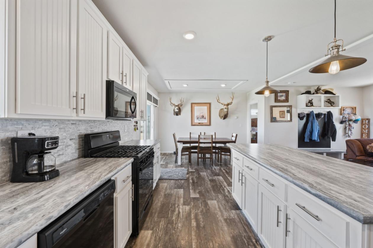 Ready For Horses ~  Turn Key Equestrian Property - photo 10