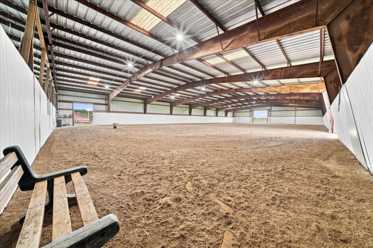 Turnkey 37 Acre Equestrian Estate & Indoor Arena - photo 7