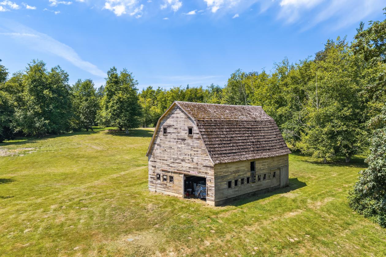 Private 13 Acre Country Estate - photo 5