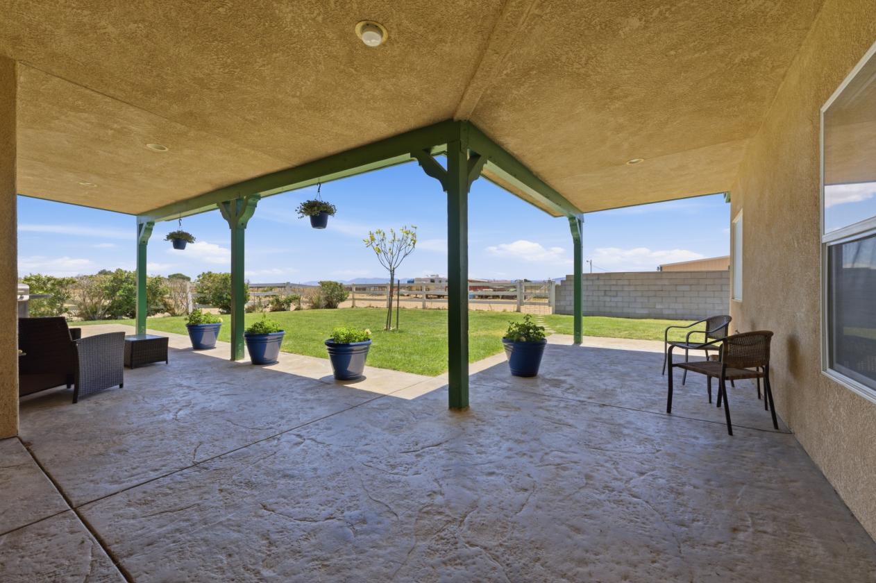Turn key Ranch in west Lancaster - photo 10