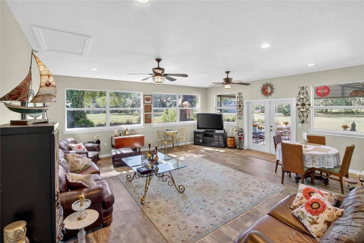 Beautiful Country Home on 5 Acres - photo 8