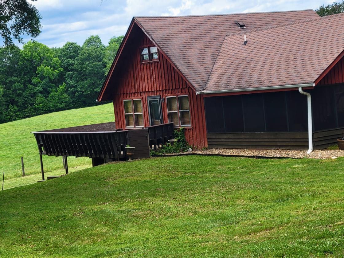 27.5 acre horse/cattle farm with paddocks and pond - photo 10
