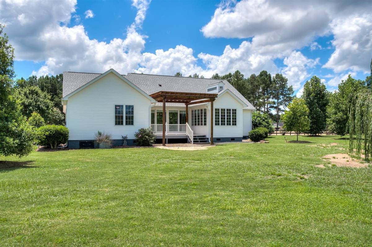 Horse property for riding and carriage driving in beautiful Hopeland