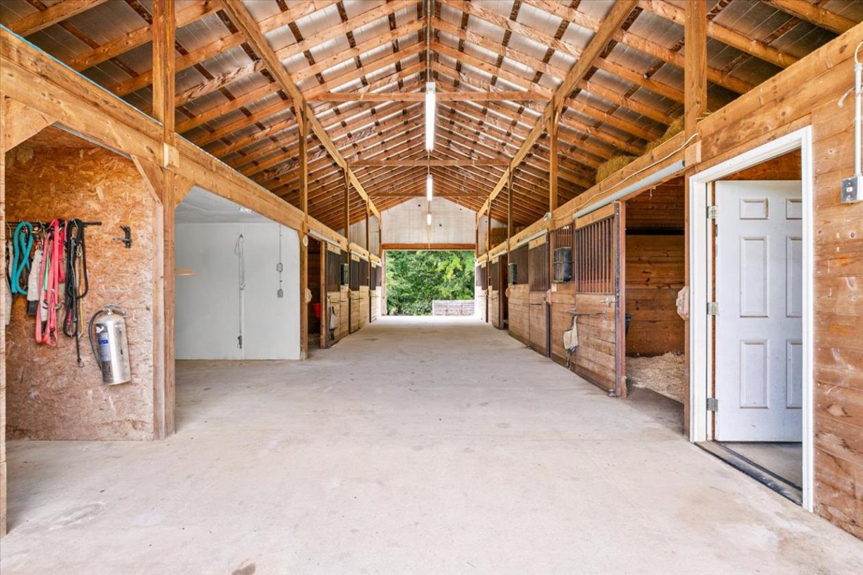 45+ACRE HORSE FARM BETWEEN GREENSBORO & BURLINGTON - photo 4
