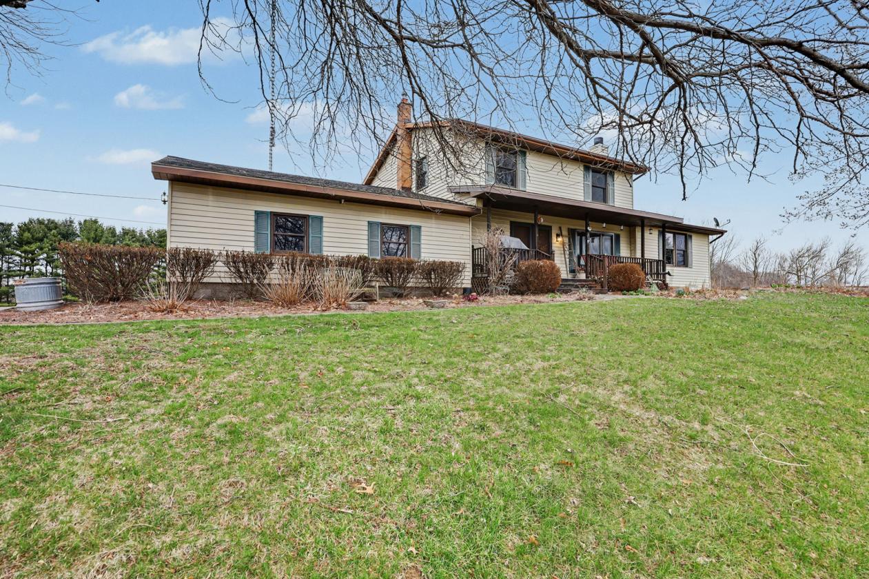 HUGE PRICE DROP - Indoor Arena + Secluded Home - photo 1