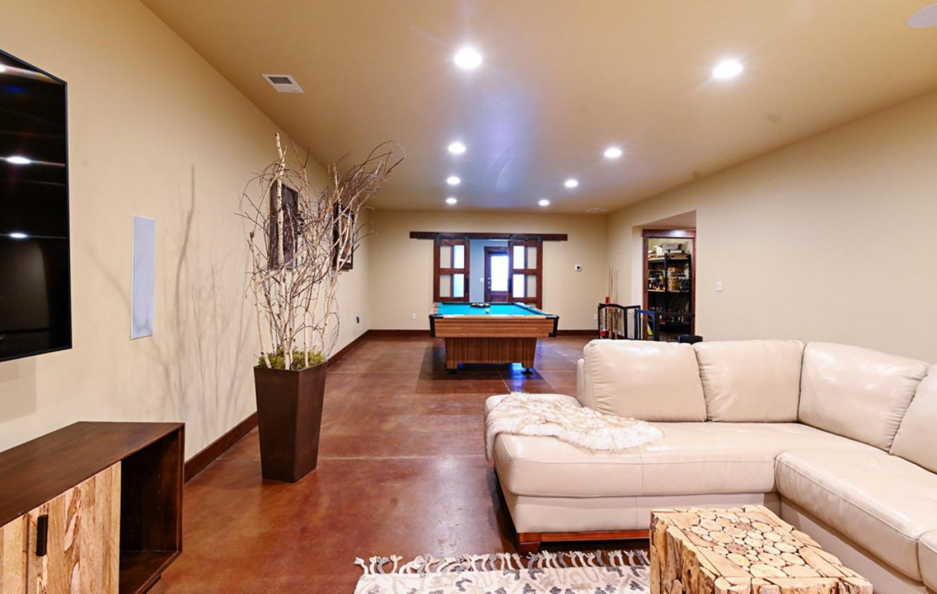 Turn-Key Equestrian Estate on 106 Acres - photo 27