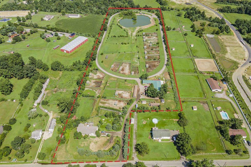 Harness Horse Training Facility WITH Stonedust Training Track