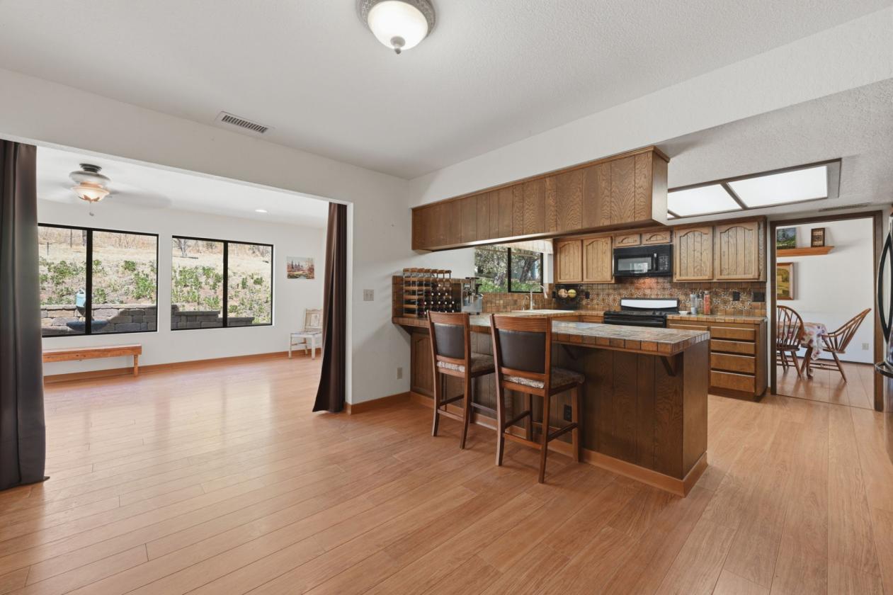 Private Ranch Style Home With Room for Horses - photo 10