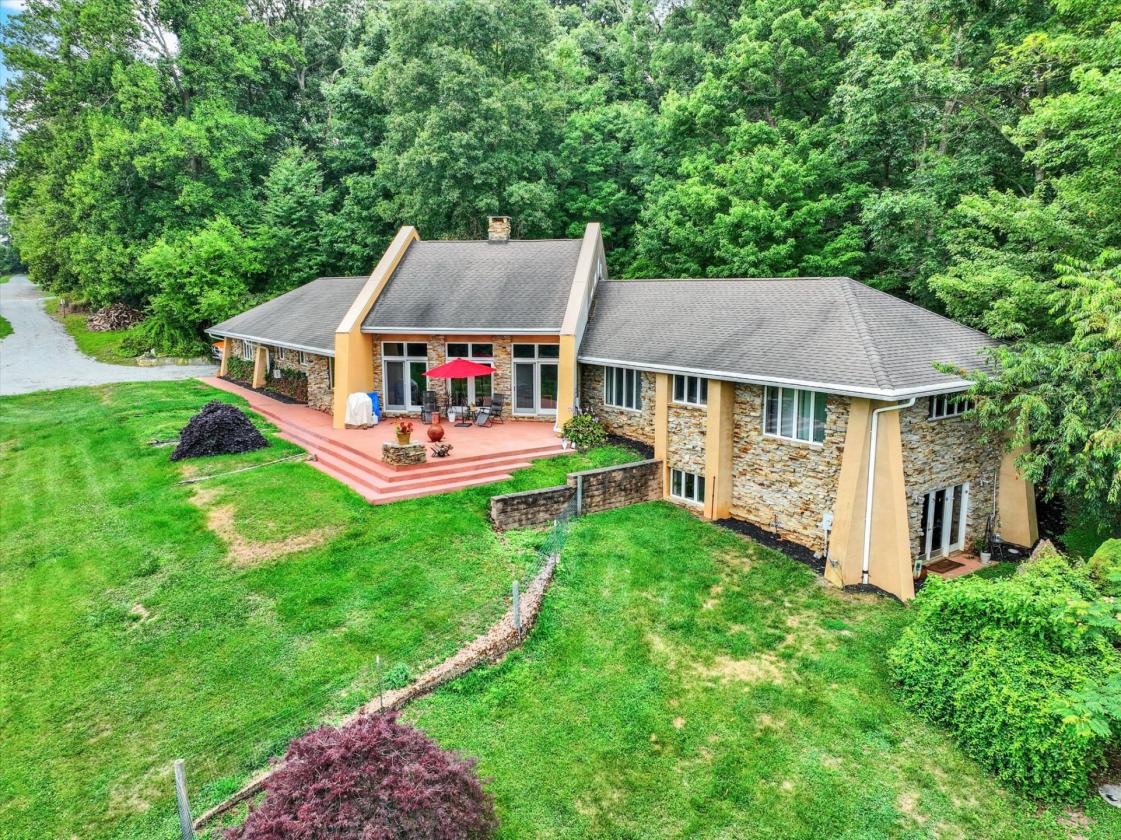 Luxury Equestrian estate on 25+ Acres - photo 7