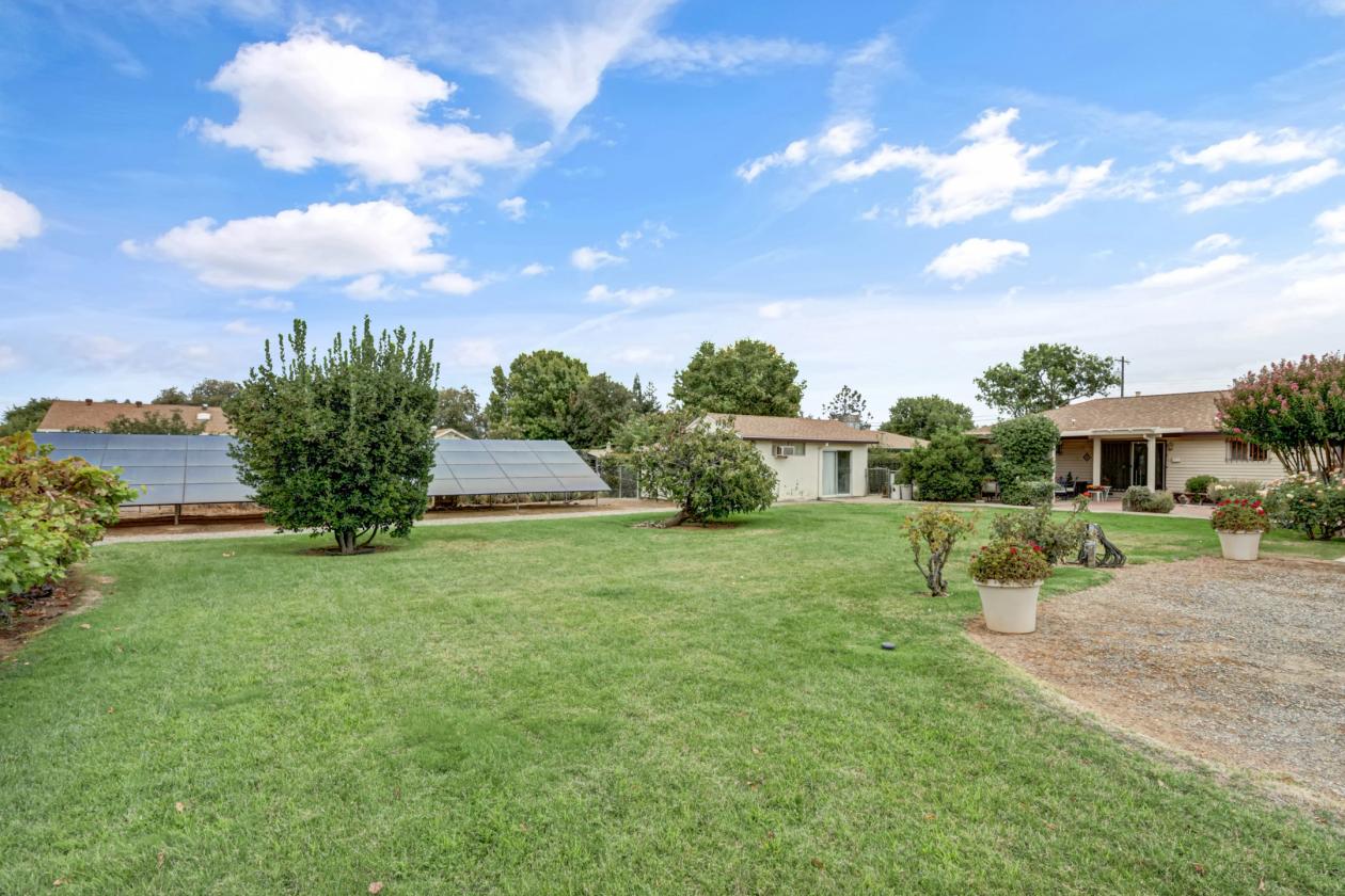 Horse Property with Owned Solar Close to City - photo 25