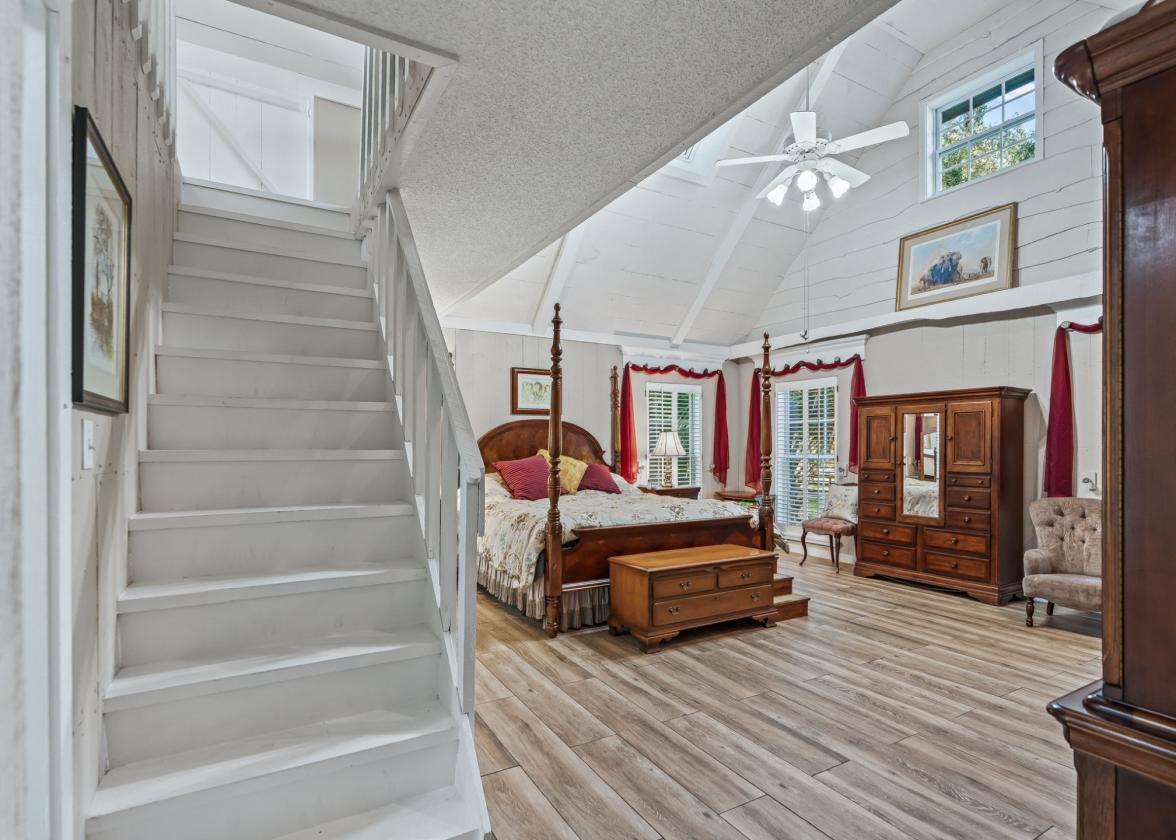10+ Acres with Spacious Home and Apartment - photo 11