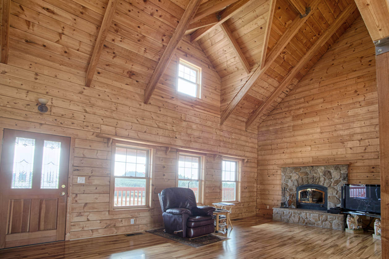 Great horse property with a log home! Carlton, Yamhill