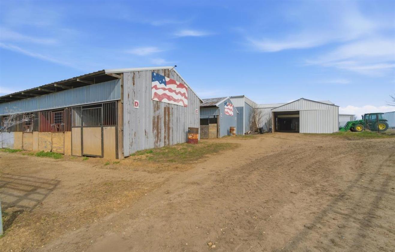 Livestock and Event Facility - photo 23