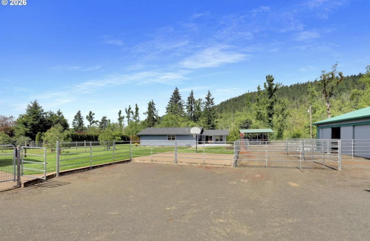 Horse property with giant covered arena - photo 19