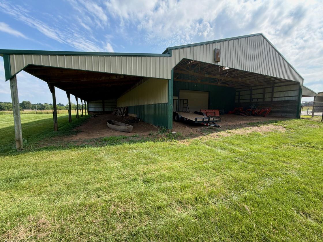 Gated estate located on a gently rolling 33 acres - photo 25