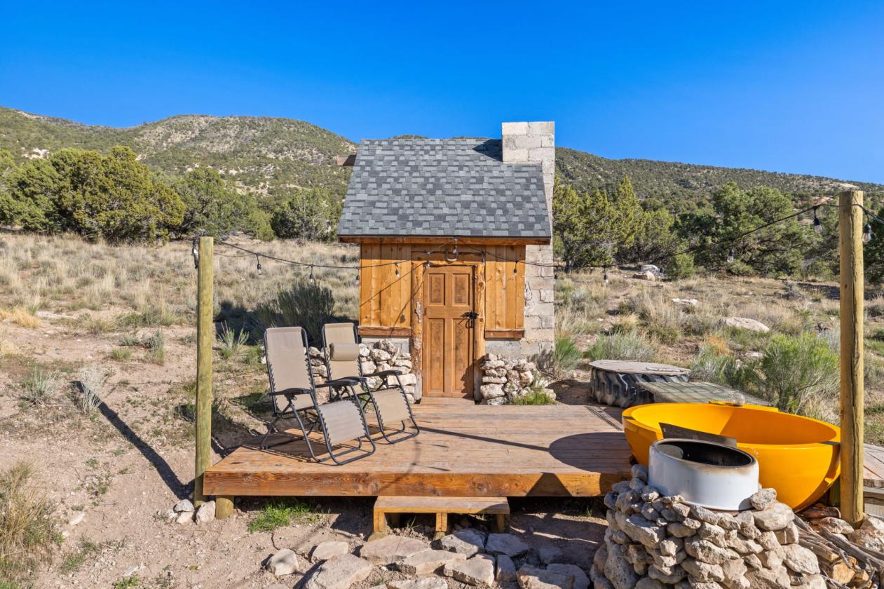 Self-Sufficient Luxury 10-Acre Turnkey Homestead - photo 21
