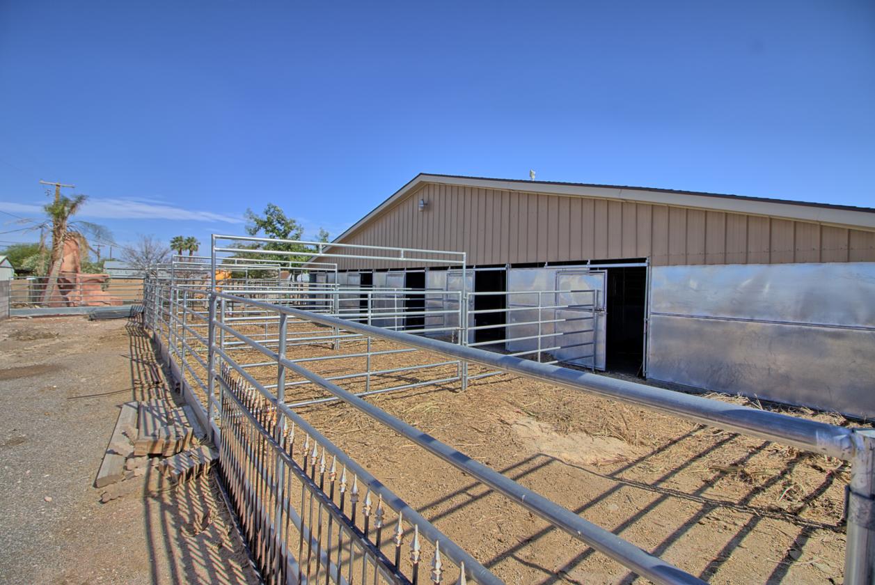 Horse property w/ Stables, RV garage ... - photo 23