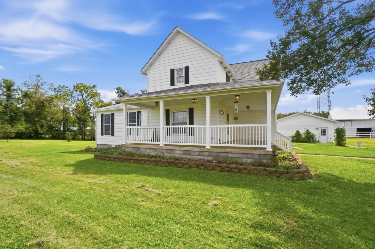 Country Living with Exceptional Equestrian Facilities - photo 1