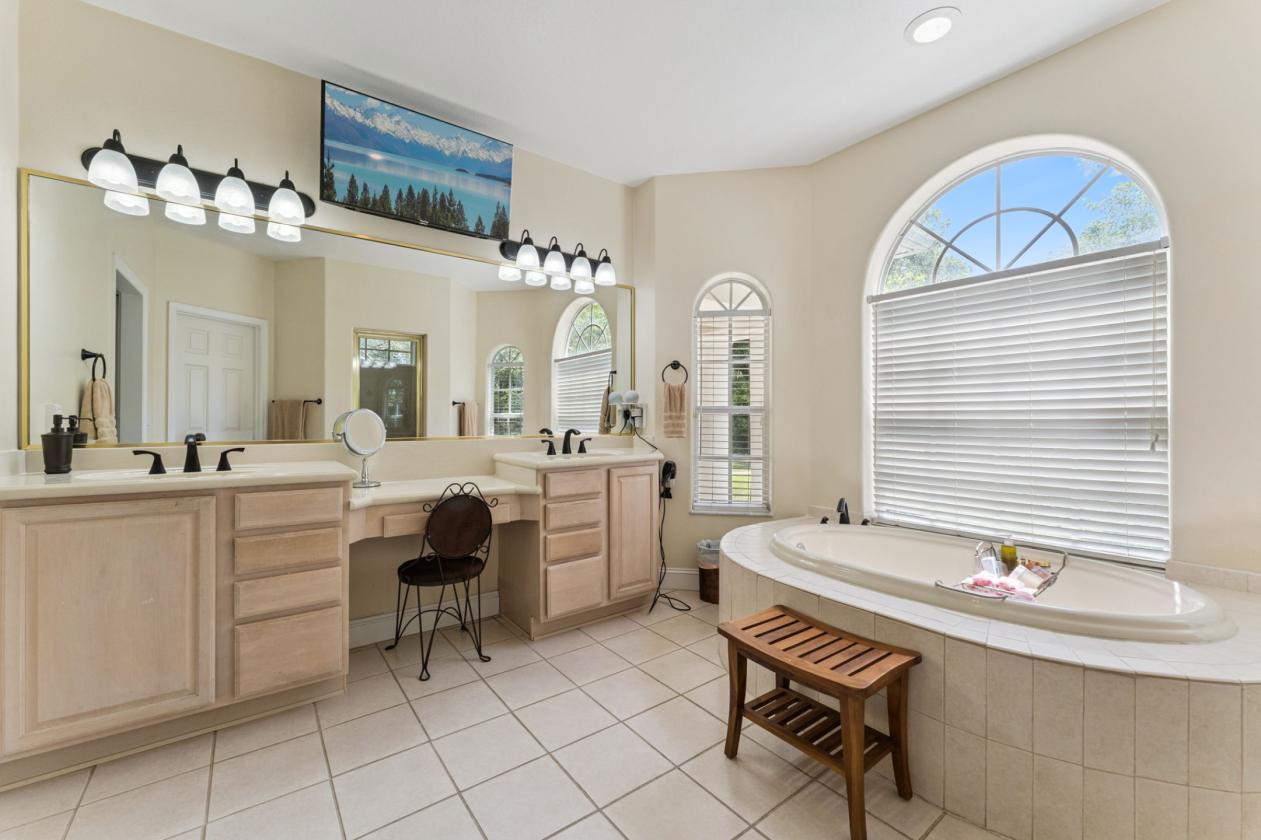 Equestrian Living on 10 Private Gated Acres - photo 15