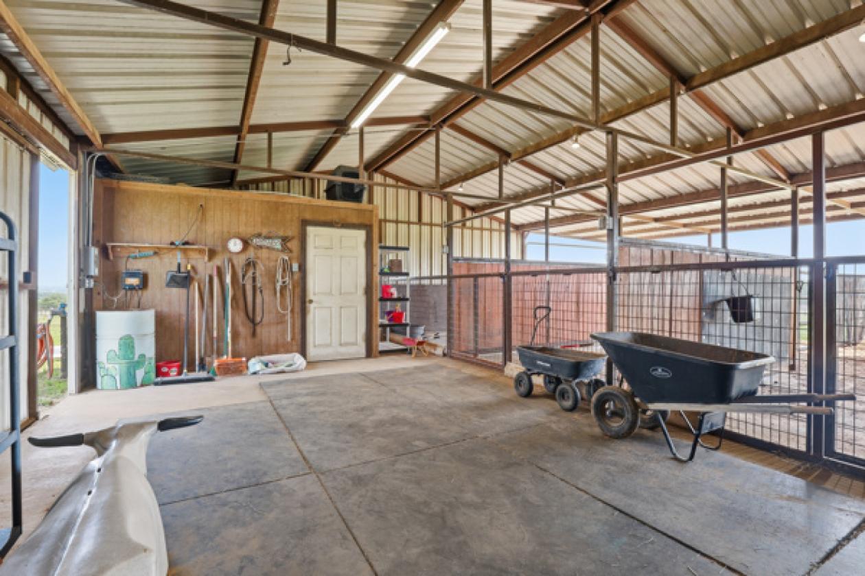 PRICE UPDATE! Turn-key horse property - photo 19