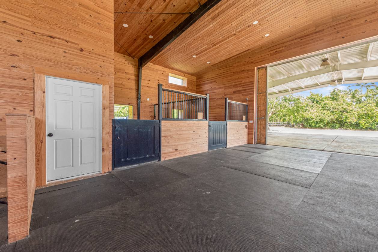 Horse Property for sale.