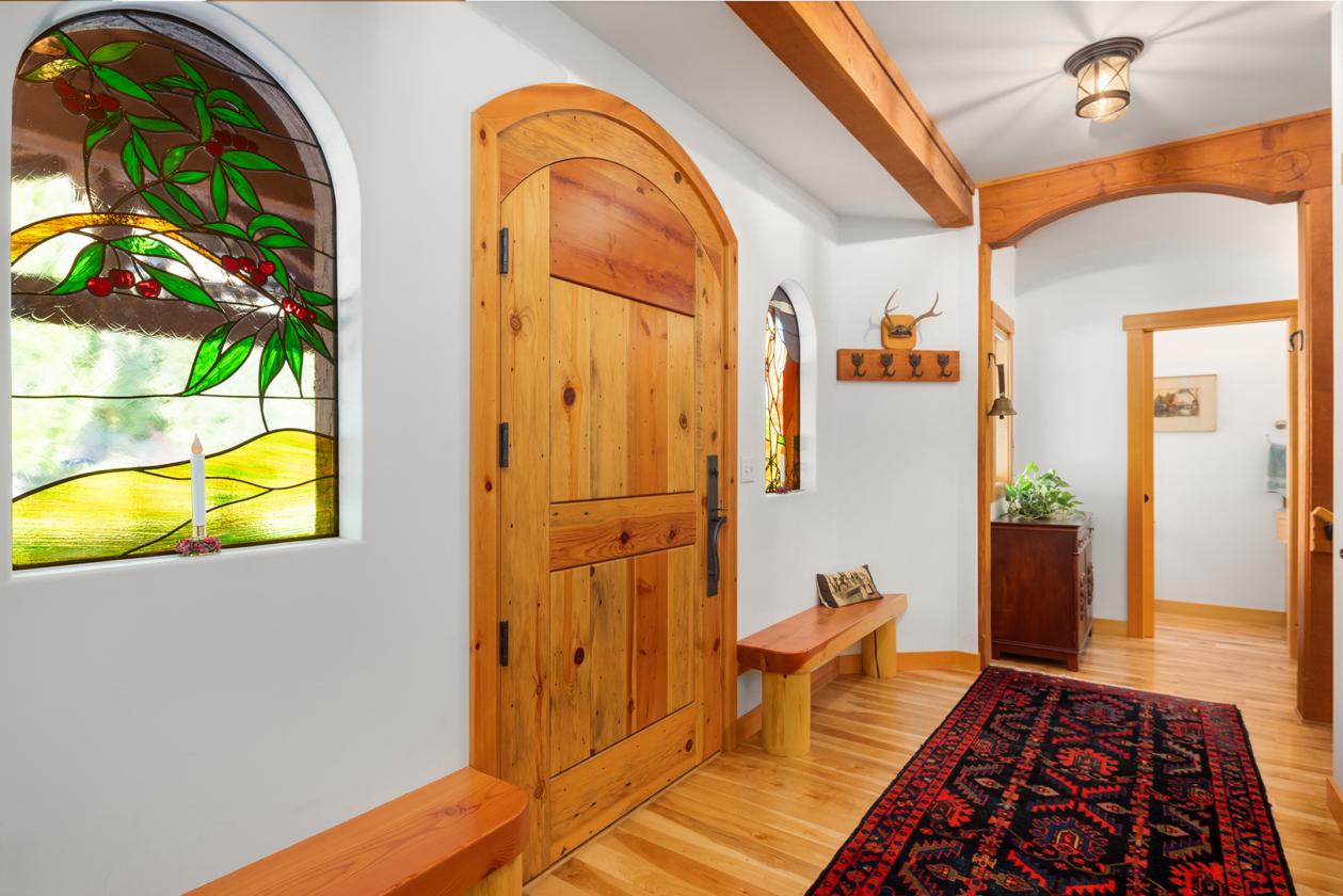 Where Mountain Living and Equestrian Dreams Come T - photo 8
