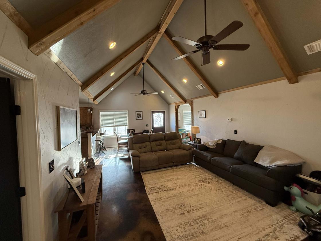 Feedyard & Equine Facility with Modern Homes - photo 18