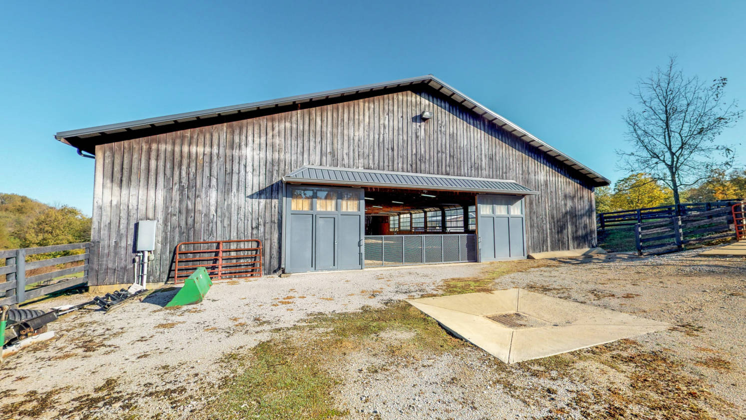 Equestrian estate with indoor arena, detached office & more