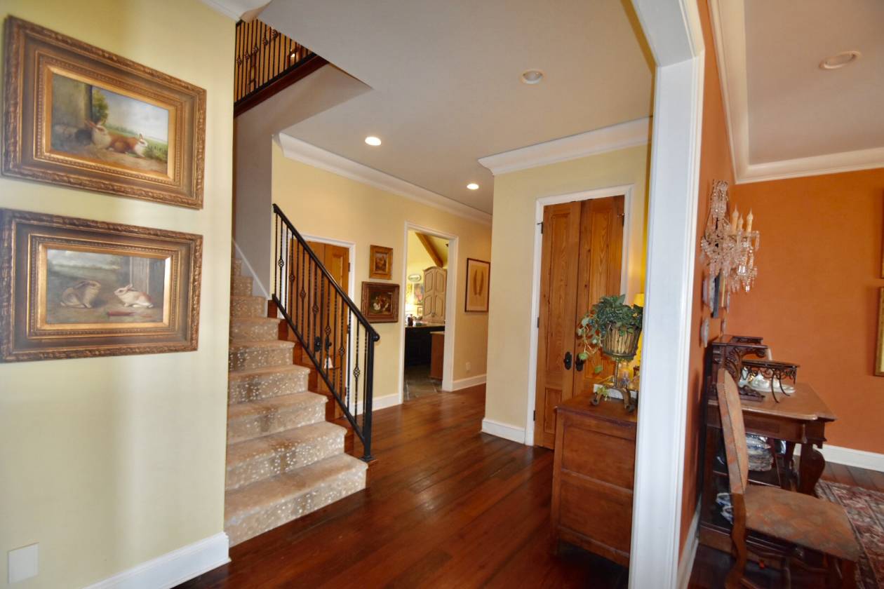 Luxury Equestrian Estate on beautiful Wolf Lake in MS Yazoo City