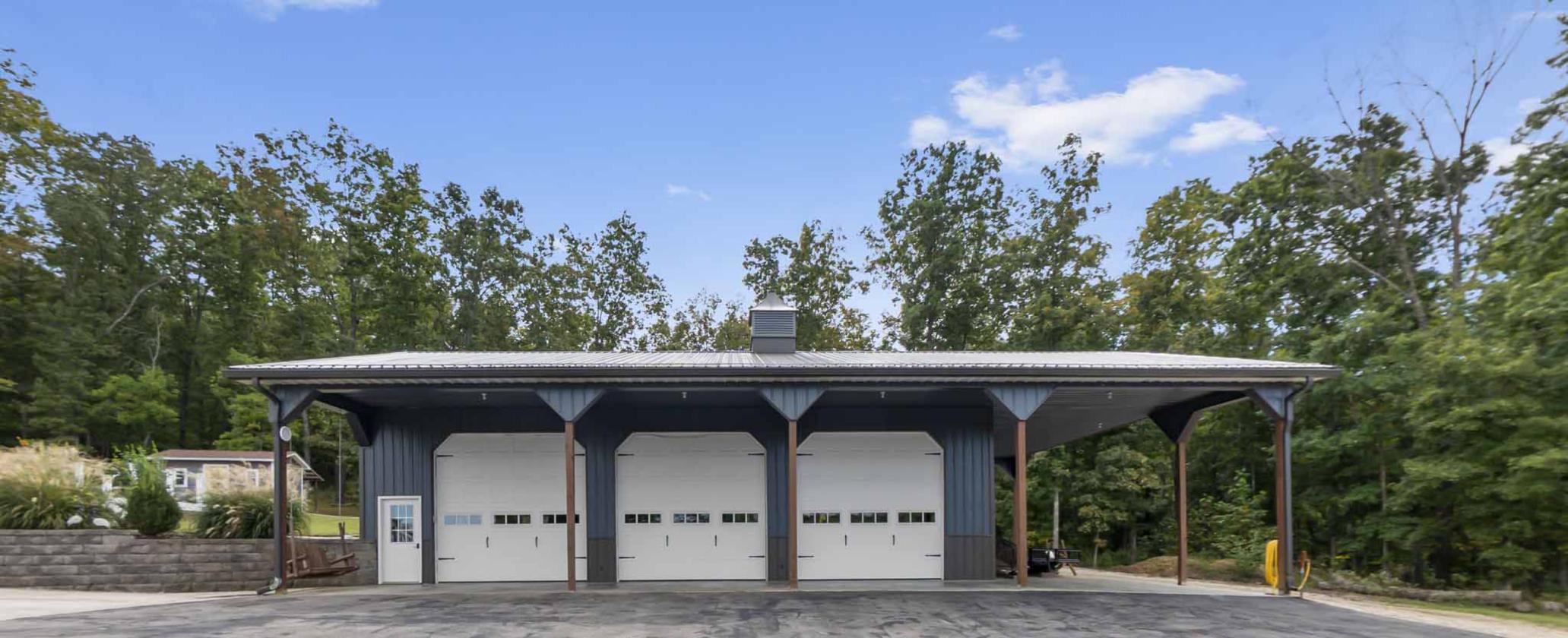 31 Acres, 5-Stall Barn & Luxury Home - photo 11