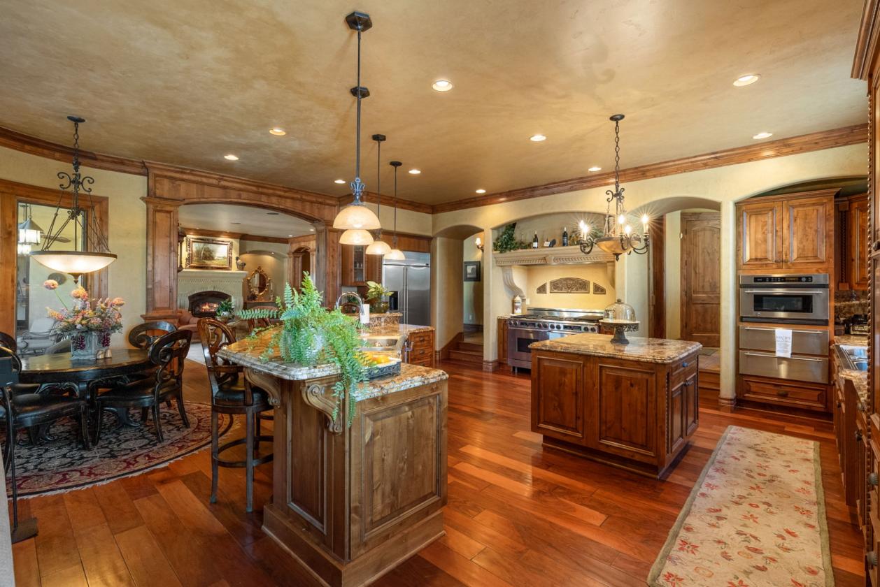 Extraordinary Estate in Pleasant Valley - photo 22