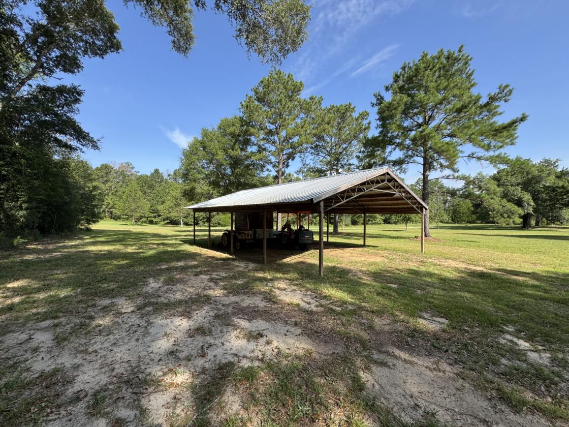 6+ Acres on Golf Course, 2 Barns, 1 House, NO HOA - photo 3