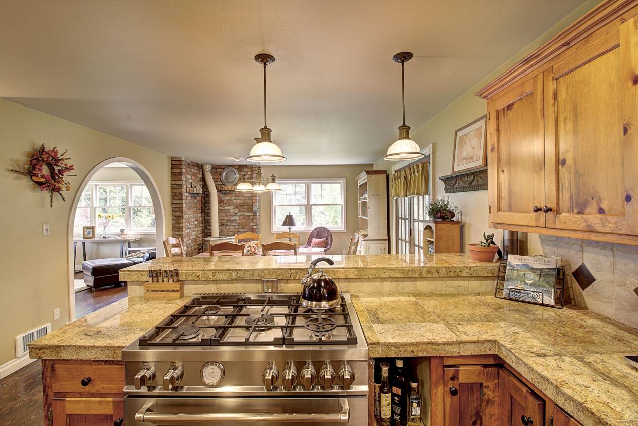 Beautiful Horse Property on 8 Private Acres with 1000ft of