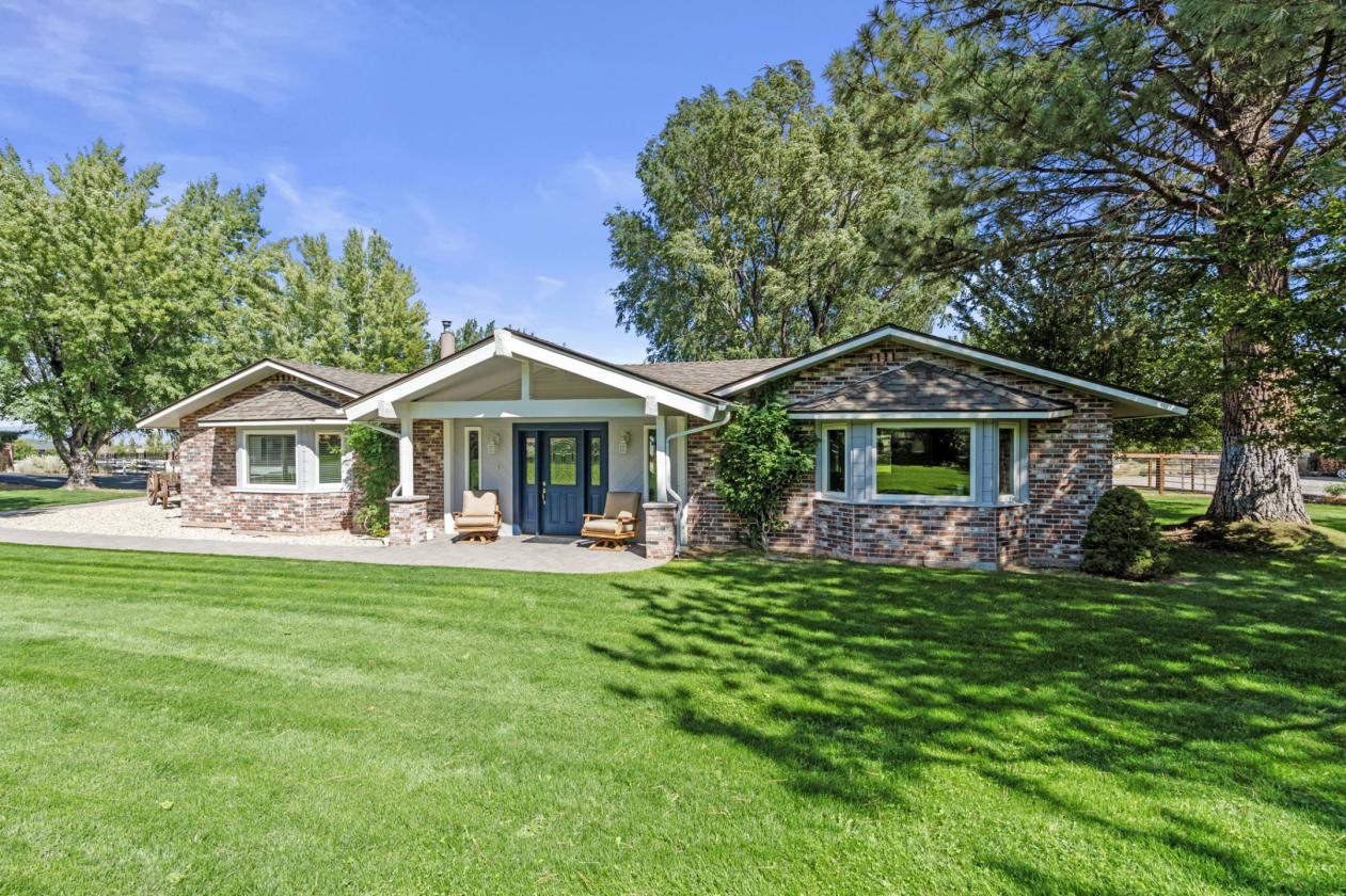 Equestrian Estate with 3-Stall Barn & Shop - photo 10
