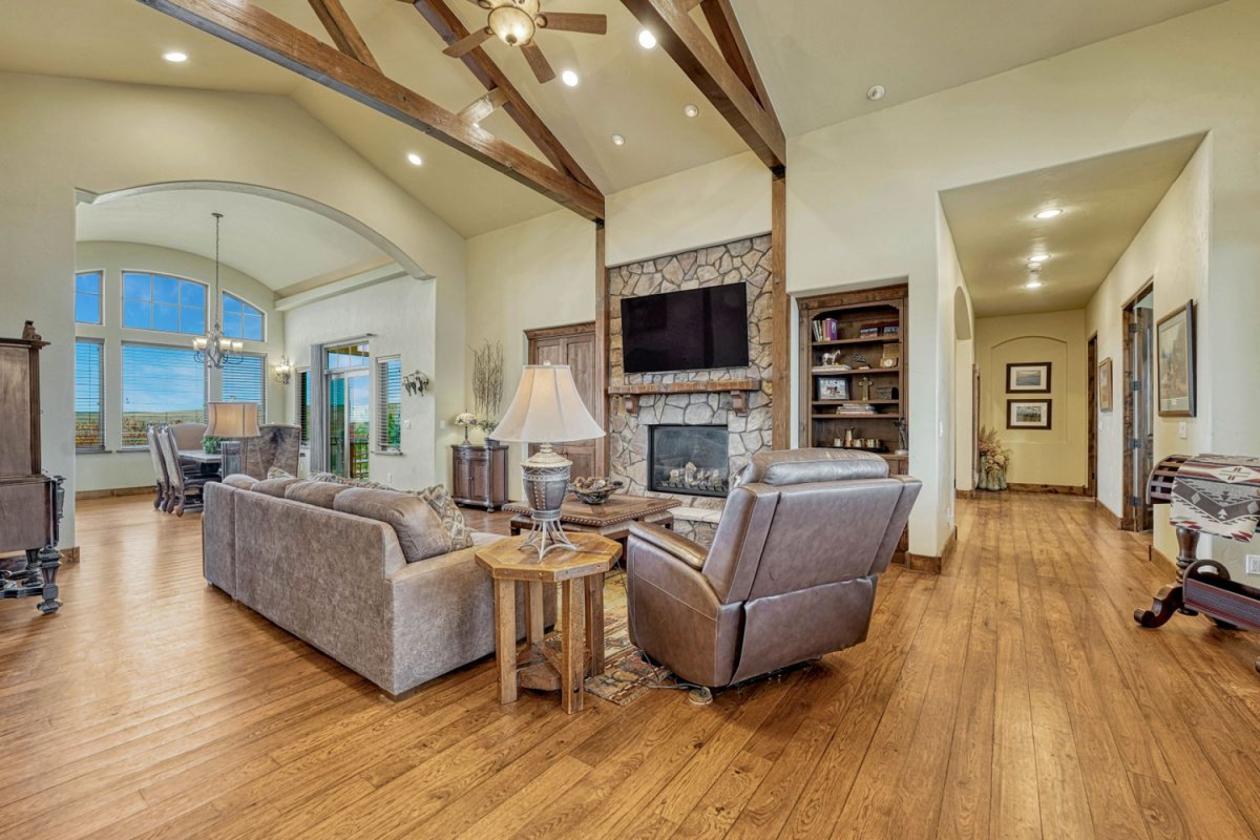 Timeless Equestrian Living Made for Entertaining - photo 30