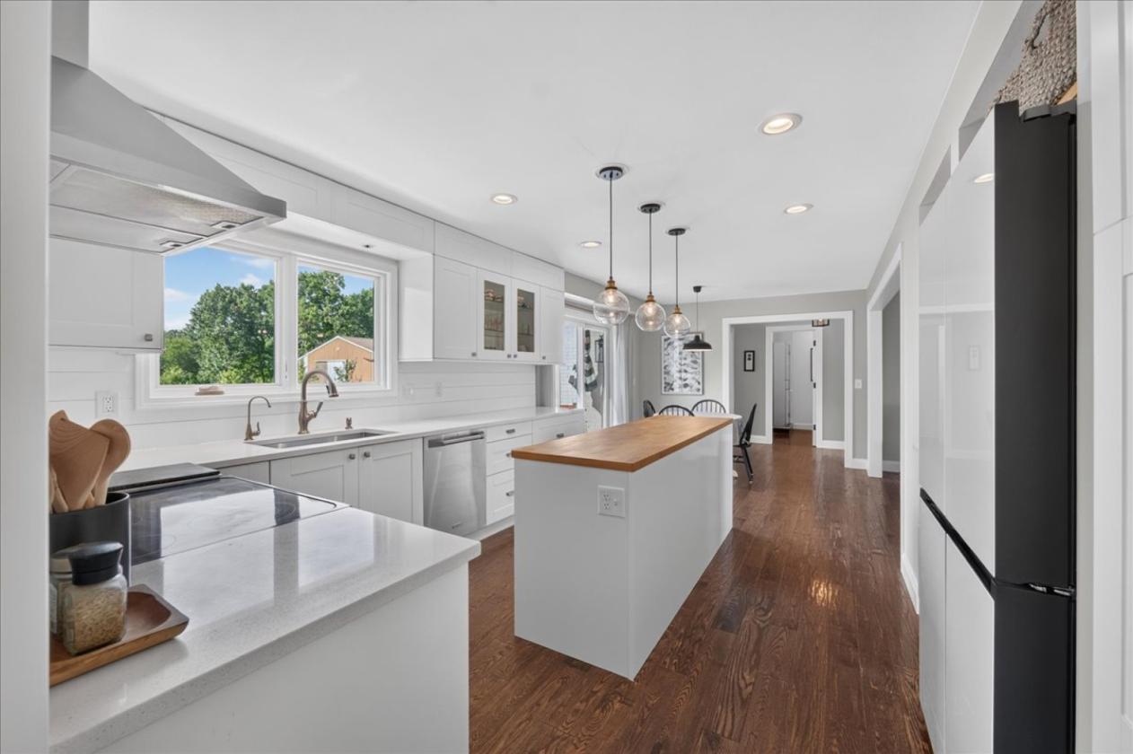 Stunning Colonial on 10 Serene Acres - photo 6