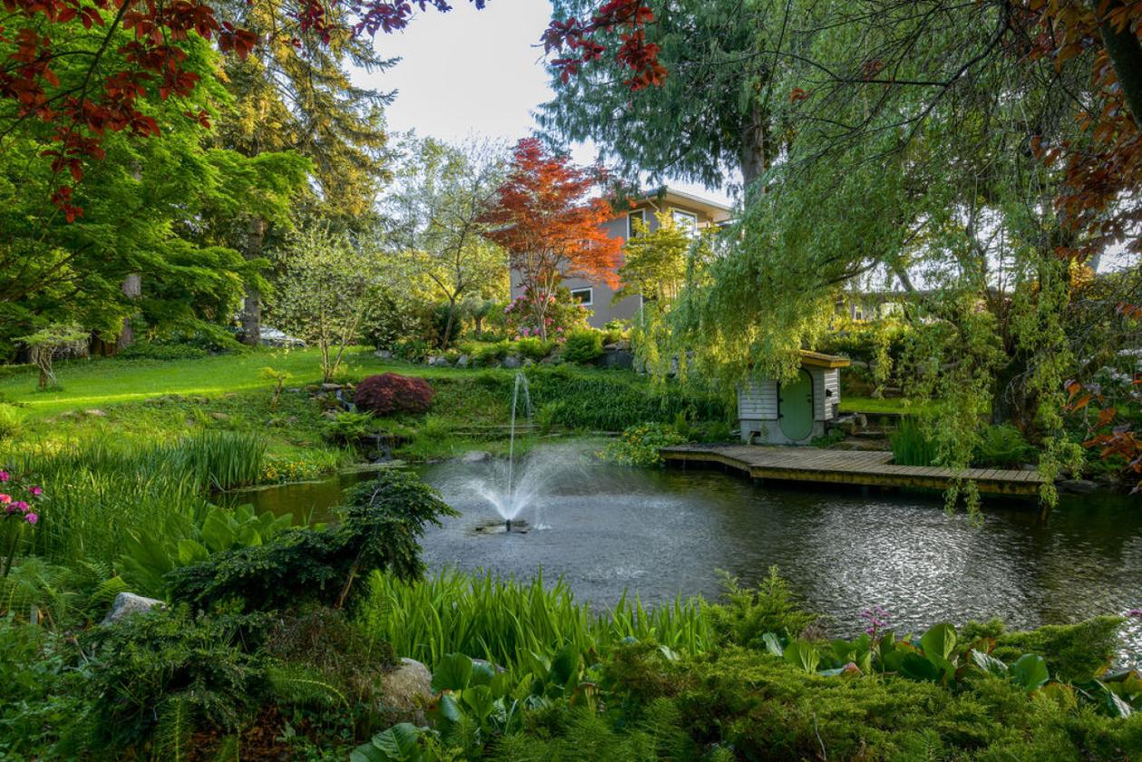 Luxury legacy estate on park-like 4.64 acres - photo 22