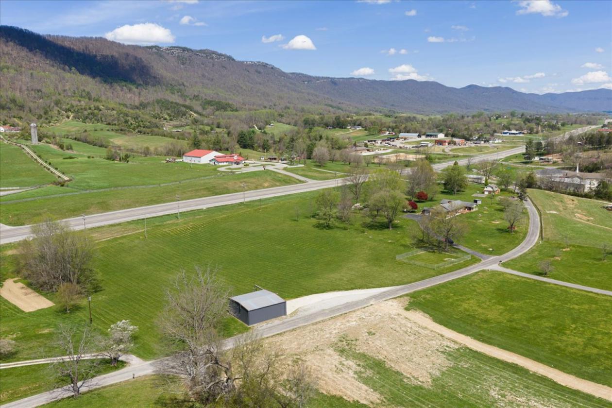 7-9 Level, Unrestricted acres, Single-Story Home - photo 1