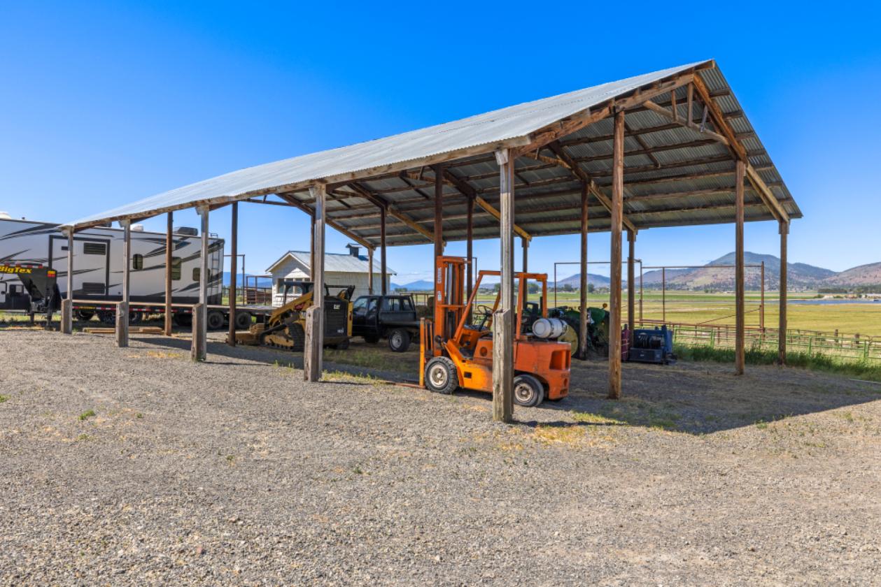 BEAUTIFUL, TURN KEY HOME + FARM + ADU ON 101 ACRES - photo 20
