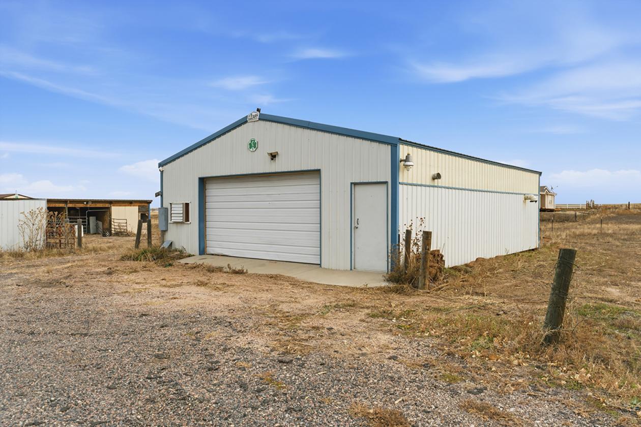 55.68 Acres, Two Homes & Room to Ride - photo 4